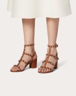 ROCKSTUD CALFSKIN ANKLE STRAP SANDAL 60 MM - Image 2